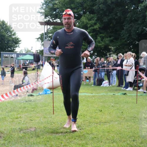 16.06.2024 - 26. Vierlanden-Triathlon Lena Gebhardt http://msf.ph/oto/6315552 16.06.2024 09:50:13 Schwimmen 79, 79 meine-sportfotos.de