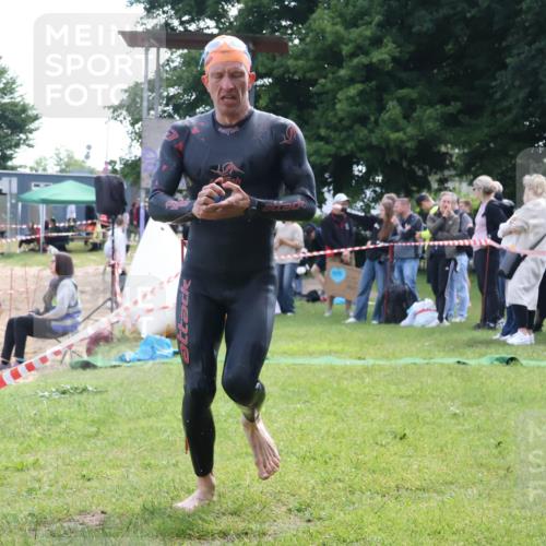 16.06.2024 - 26. Vierlanden-Triathlon Lena Gebhardt http://msf.ph/oto/6315576 16.06.2024 09:50:32 Schwimmen 11, 11 meine-sportfotos.de