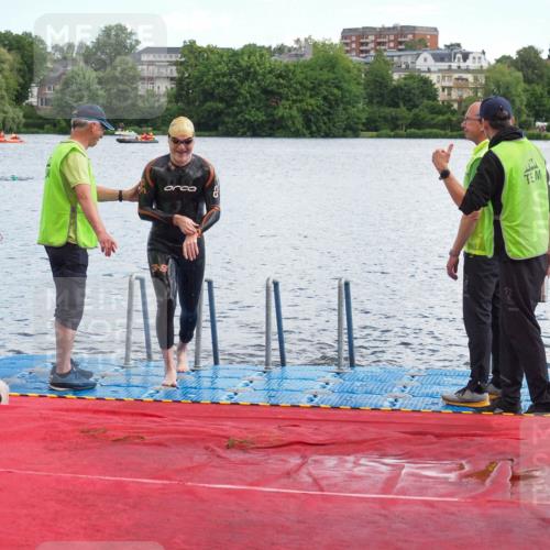 16.06.2024 - 7 Türme Triathlon KatJ http://msf.ph/oto/6315602 16.06.2024 11:25:14 Schwimmen 265, 276 meine-sportfotos.de
