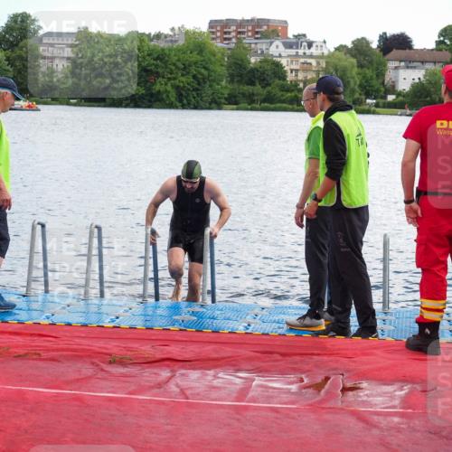 16.06.2024 - 7 Türme Triathlon KatJ http://msf.ph/oto/6315669 16.06.2024 11:25:21 Schwimmen 265, 276 meine-sportfotos.de