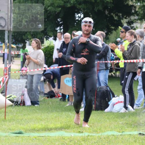16.06.2024 - 26. Vierlanden-Triathlon Lena Gebhardt http://msf.ph/oto/6315716 16.06.2024 09:51:53 Schwimmen 63, 63 meine-sportfotos.de