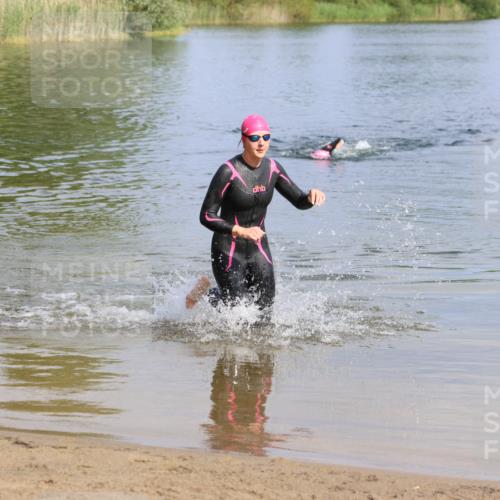 16.06.2024 - 26. Vierlanden-Triathlon Strokosch-Dieckow http://msf.ph/oto/6316267 16.06.2024 10:04:24 Schwimmen 192, 192 meine-sportfotos.de