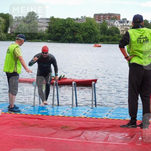 16.06.2024 - 7 Türme Triathlon KatJ http://msf.ph/oto/6316287 16.06.2024 11:28:29 Schwimmen 251 meine-sportfotos.de