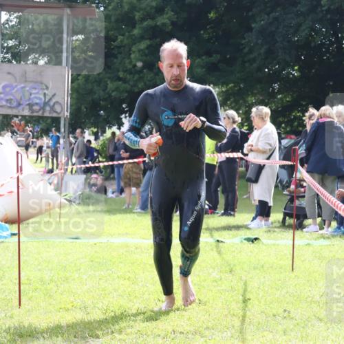 16.06.2024 - 26. Vierlanden-Triathlon Lena Gebhardt http://msf.ph/oto/6316407 16.06.2024 10:00:13 Schwimmen 95, 95 meine-sportfotos.de