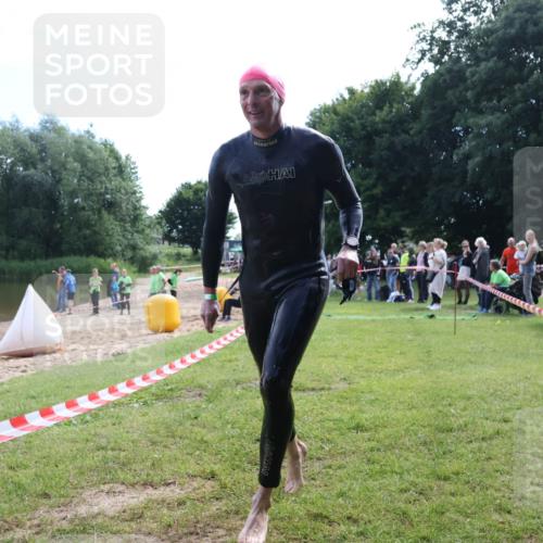 16.06.2024 - 26. Vierlanden-Triathlon Lena Gebhardt http://msf.ph/oto/6316497 16.06.2024 10:01:33 Schwimmen 209, 209 meine-sportfotos.de