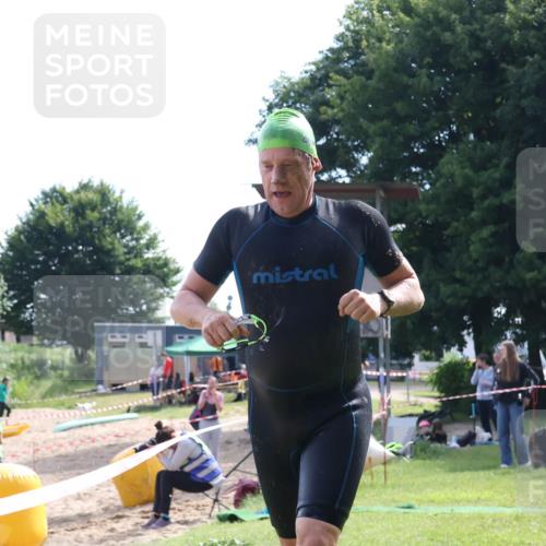 16.06.2024 - 26. Vierlanden-Triathlon Lena Gebhardt http://msf.ph/oto/6316819 16.06.2024 10:07:54 Schwimmen 207, 207 meine-sportfotos.de