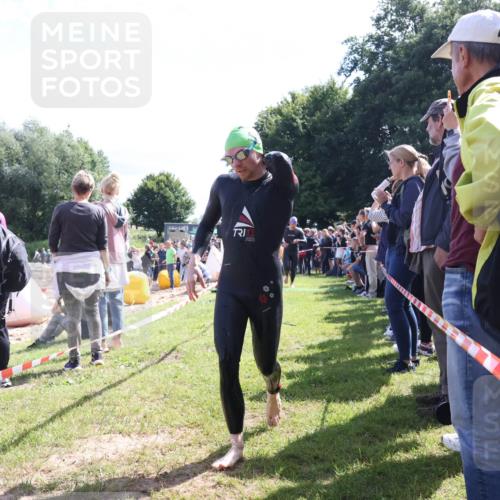 16.06.2024 - 26. Vierlanden-Triathlon Lena Gebhardt http://msf.ph/oto/6317490 16.06.2024 10:55:10 Schwimmen 243, 272, 332, 338, 343, 243, 272, 332, 338, 343 meine-sportfotos.de