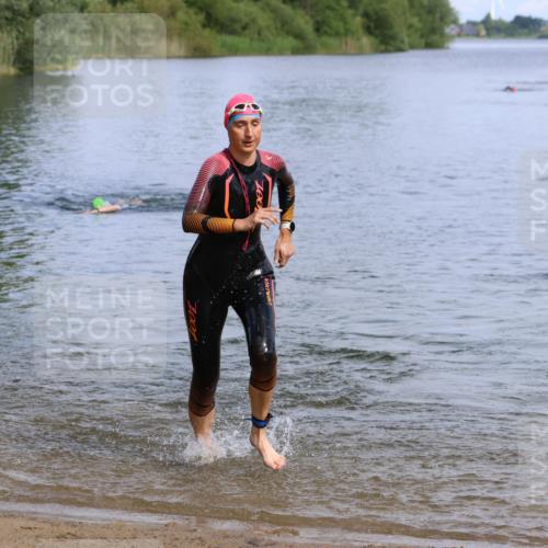 16.06.2024 - 26. Vierlanden-Triathlon Strokosch-Dieckow http://msf.ph/oto/6317530 16.06.2024 10:07:22 Schwimmen 210, 211, 221, 210, 211, 221 meine-sportfotos.de