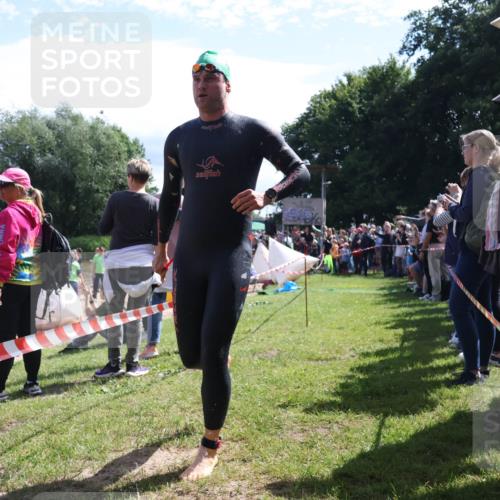 16.06.2024 - 26. Vierlanden-Triathlon Lena Gebhardt http://msf.ph/oto/6317551 16.06.2024 10:55:16 Schwimmen 243, 332, 343, 243, 332, 343 meine-sportfotos.de