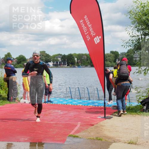 16.06.2024 - 7 Türme Triathlon KatJ http://msf.ph/oto/6317673 16.06.2024 11:54:07 Schwimmen 133, 309, 318, 340, 342, 385, 445, 461, 498, 509, 524, 528, 547, 584, 607 meine-sportfotos.de