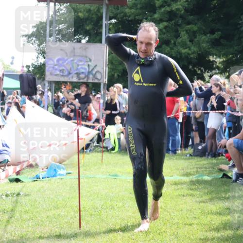 16.06.2024 - 26. Vierlanden-Triathlon Lena Gebhardt http://msf.ph/oto/6317927 16.06.2024 10:56:32 Schwimmen 250, 274, 282, 353, 250, 274, 282, 353 meine-sportfotos.de