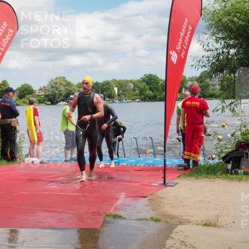 16.06.2024 - 7 Türme Triathlon KatJ http://msf.ph/oto/6318013 16.06.2024 11:54:51 Schwimmen 310, 311, 321, 323, 342, 364, 383, 386, 388, 394, 412, 420, 446, 461, 477, 479, 484, 490, 501, 524, 533, 543, 585, 610 meine-sportfotos.de
