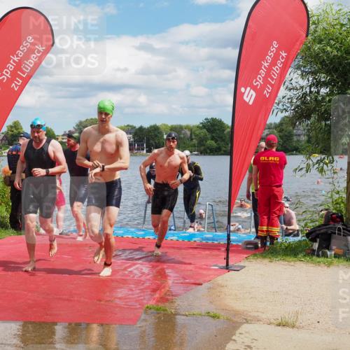 16.06.2024 - 7 Türme Triathlon KatJ http://msf.ph/oto/6318369 16.06.2024 11:55:32 Schwimmen 320, 323, 329, 341, 353, 371, 372, 373, 384, 386, 402, 412, 430, 437, 443, 447, 463, 477, 479, 493, 497, 506, 514, 527, 532, 551, 553, 563, 564 meine-sportfotos.de