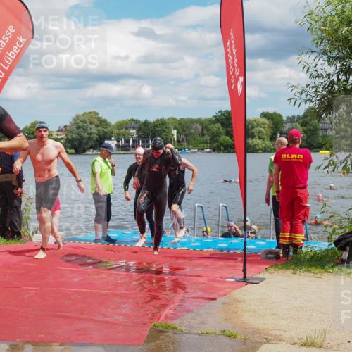 16.06.2024 - 7 Türme Triathlon KatJ http://msf.ph/oto/6318485 16.06.2024 11:55:50 Schwimmen 320, 329, 353, 371, 372, 384, 396, 402, 430, 437, 443, 447, 454, 463, 485, 506, 514, 527, 551, 553, 599, 616 meine-sportfotos.de
