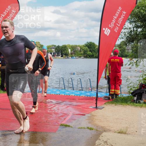 16.06.2024 - 7 Türme Triathlon KatJ http://msf.ph/oto/6318601 16.06.2024 11:56:06 Schwimmen 320, 329, 371, 372, 384, 396, 402, 413, 430, 437, 443, 454, 463, 485, 495, 551, 599, 616 meine-sportfotos.de