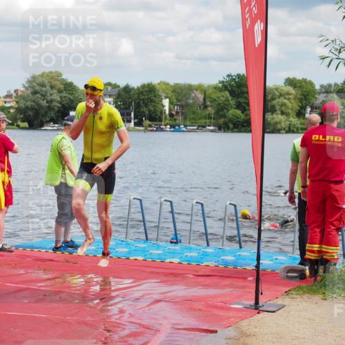 16.06.2024 - 7 Türme Triathlon KatJ http://msf.ph/oto/6318769 16.06.2024 11:56:32 Schwimmen 374, 382, 391, 404, 410, 413, 481, 485, 495, 523, 535, 541, 548, 575, 594, 599 meine-sportfotos.de