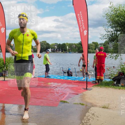 16.06.2024 - 7 Türme Triathlon KatJ http://msf.ph/oto/6318784 16.06.2024 11:56:35 Schwimmen 374, 382, 391, 404, 410, 413, 481, 495, 523, 535, 541, 548, 575, 594, 599 meine-sportfotos.de