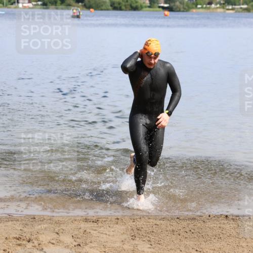 16.06.2024 - 26. Vierlanden-Triathlon Strokosch-Dieckow http://msf.ph/oto/6320292 16.06.2024 10:53:02 Schwimmen 238, 238 meine-sportfotos.de