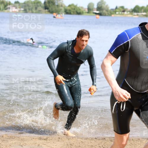 16.06.2024 - 26. Vierlanden-Triathlon Strokosch-Dieckow http://msf.ph/oto/6321004 16.06.2024 10:54:38 Schwimmen 273, 305, 331, 273, 305, 331 meine-sportfotos.de