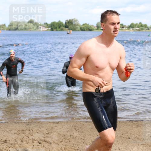 16.06.2024 - 26. Vierlanden-Triathlon Strokosch-Dieckow http://msf.ph/oto/6322422 16.06.2024 10:55:56 Schwimmen 233, 278, 293, 294, 308, 321, 326, 333, 450, 233, 278, 293, 294, 308, 321, 326, 333, 450 meine-sportfotos.de