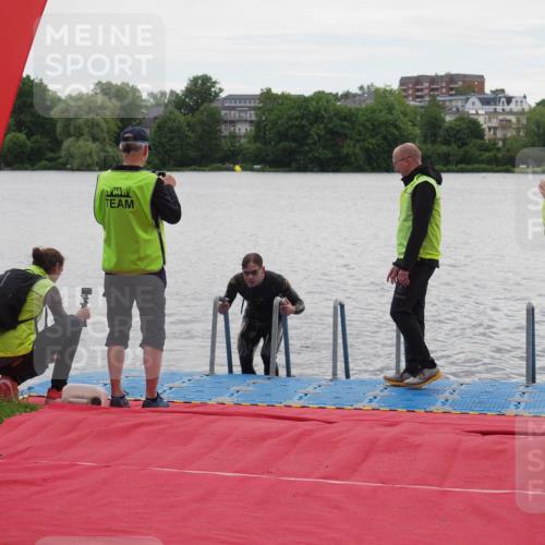 16.06.2024 - 7 Türme Triathlon KatJ http://msf.ph/oto/6324246 16.06.2024 09:25:30 Schwimmen 139 meine-sportfotos.de