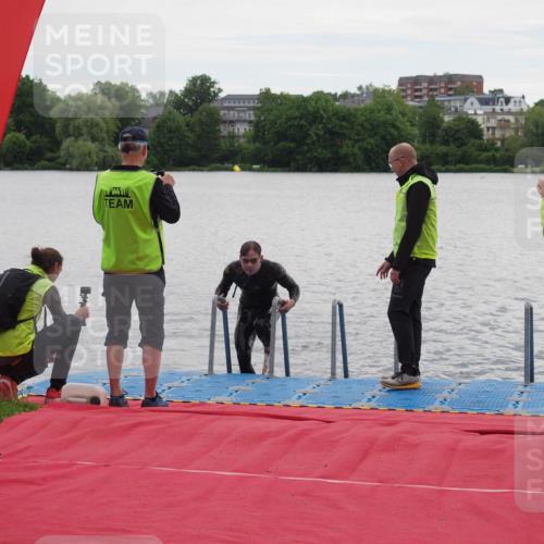 16.06.2024 - 7 Türme Triathlon KatJ http://msf.ph/oto/6324248 16.06.2024 09:25:30 Schwimmen 139 meine-sportfotos.de