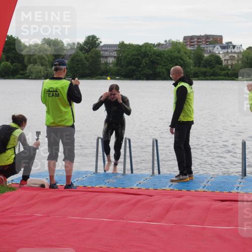 16.06.2024 - 7 Türme Triathlon KatJ http://msf.ph/oto/6324258 16.06.2024 09:25:31 Schwimmen 139 meine-sportfotos.de