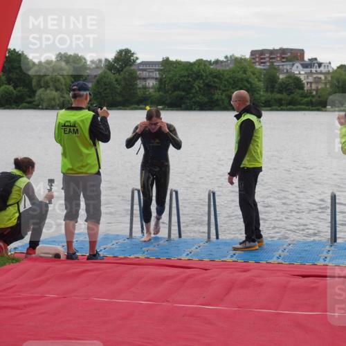 16.06.2024 - 7 Türme Triathlon KatJ http://msf.ph/oto/6324267 16.06.2024 09:25:31 Schwimmen 139 meine-sportfotos.de