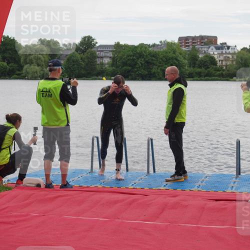 16.06.2024 - 7 Türme Triathlon KatJ http://msf.ph/oto/6324275 16.06.2024 09:25:32 Schwimmen 139 meine-sportfotos.de