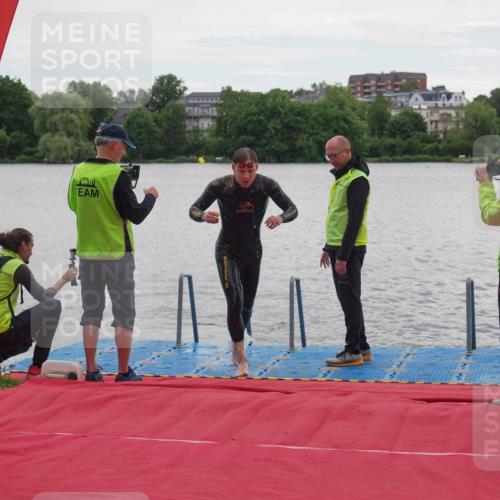 16.06.2024 - 7 Türme Triathlon KatJ http://msf.ph/oto/6324285 16.06.2024 09:25:32 Schwimmen 139 meine-sportfotos.de
