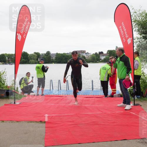 16.06.2024 - 7 Türme Triathlon KatJ http://msf.ph/oto/6324299 16.06.2024 09:25:33 Schwimmen 139 meine-sportfotos.de