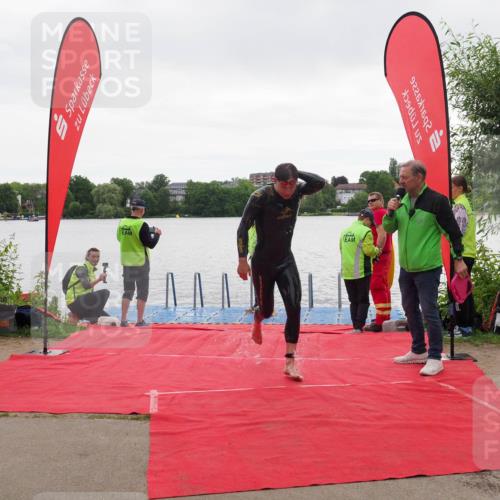 16.06.2024 - 7 Türme Triathlon KatJ http://msf.ph/oto/6324307 16.06.2024 09:25:34 Schwimmen  meine-sportfotos.de