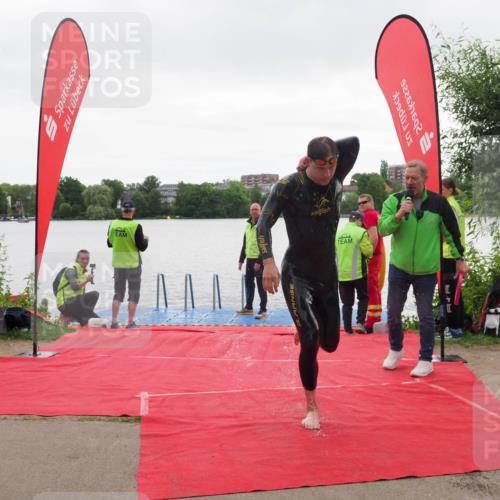 16.06.2024 - 7 Türme Triathlon KatJ http://msf.ph/oto/6324316 16.06.2024 09:25:34 Schwimmen  meine-sportfotos.de