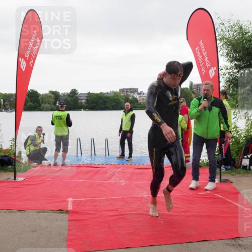 16.06.2024 - 7 Türme Triathlon KatJ http://msf.ph/oto/6324321 16.06.2024 09:25:34 Schwimmen  meine-sportfotos.de