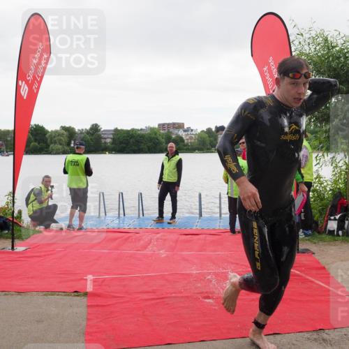 16.06.2024 - 7 Türme Triathlon KatJ http://msf.ph/oto/6324327 16.06.2024 09:25:34 Schwimmen  meine-sportfotos.de