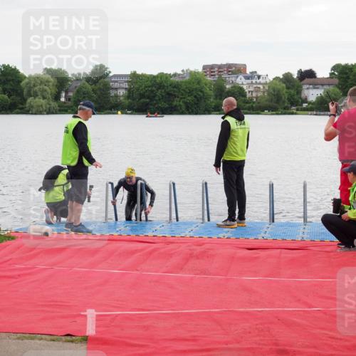 16.06.2024 - 7 Türme Triathlon KatJ http://msf.ph/oto/6324340 16.06.2024 09:28:16 Schwimmen 129 meine-sportfotos.de