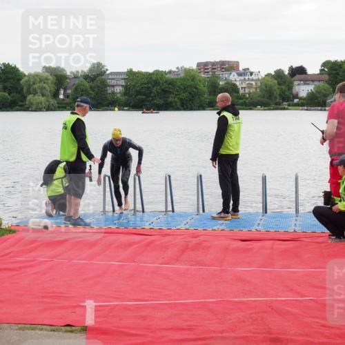 16.06.2024 - 7 Türme Triathlon KatJ http://msf.ph/oto/6324360 16.06.2024 09:28:17 Schwimmen 129 meine-sportfotos.de