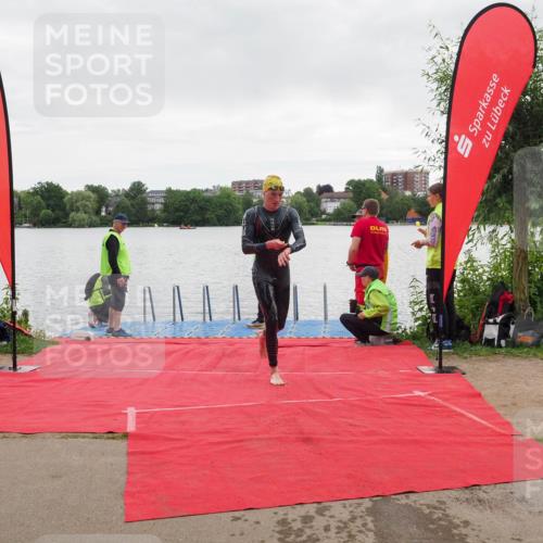 16.06.2024 - 7 Türme Triathlon KatJ http://msf.ph/oto/6324406 16.06.2024 09:28:20 Schwimmen 129 meine-sportfotos.de