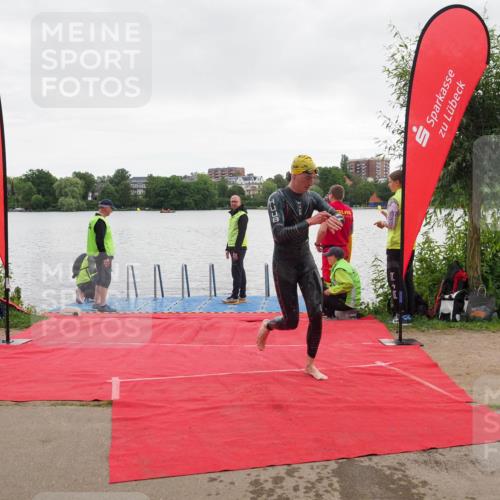 16.06.2024 - 7 Türme Triathlon KatJ http://msf.ph/oto/6324415 16.06.2024 09:28:20 Schwimmen 129 meine-sportfotos.de