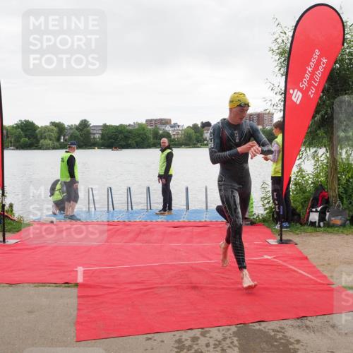 16.06.2024 - 7 Türme Triathlon KatJ http://msf.ph/oto/6324422 16.06.2024 09:28:21 Schwimmen 129 meine-sportfotos.de