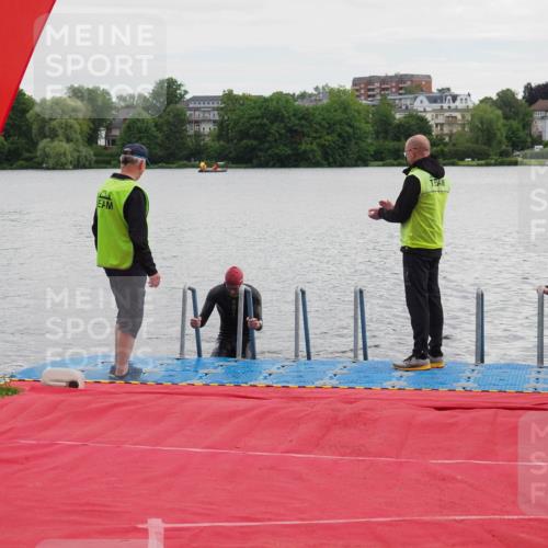 16.06.2024 - 7 Türme Triathlon KatJ http://msf.ph/oto/6324428 16.06.2024 09:29:36 Schwimmen 133 meine-sportfotos.de