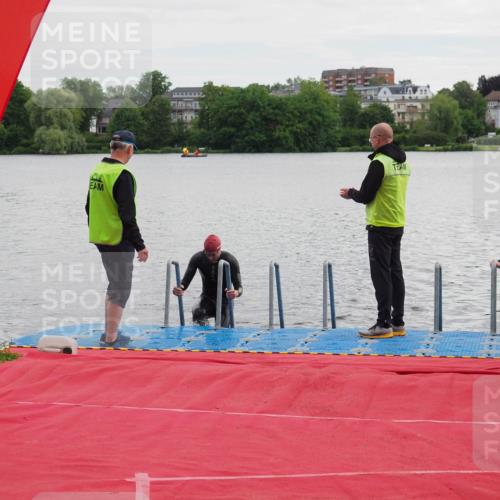 16.06.2024 - 7 Türme Triathlon KatJ http://msf.ph/oto/6324433 16.06.2024 09:29:36 Schwimmen 133 meine-sportfotos.de