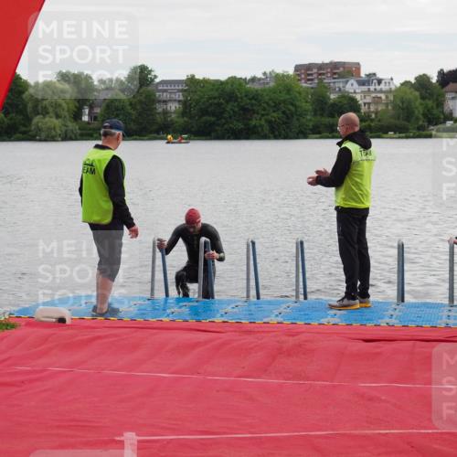 16.06.2024 - 7 Türme Triathlon KatJ http://msf.ph/oto/6324438 16.06.2024 09:29:36 Schwimmen 133 meine-sportfotos.de
