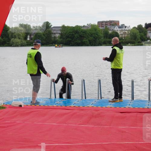 16.06.2024 - 7 Türme Triathlon KatJ http://msf.ph/oto/6324442 16.06.2024 09:29:36 Schwimmen 133 meine-sportfotos.de
