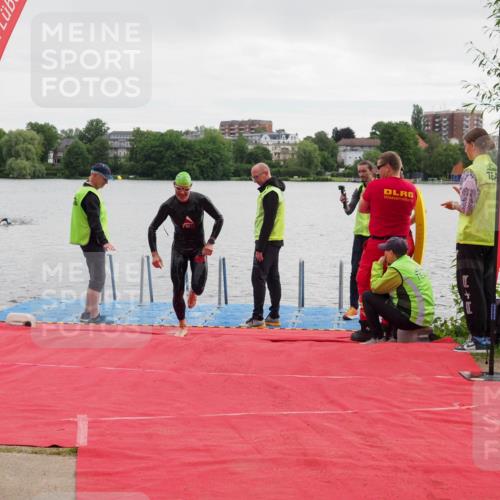 16.06.2024 - 7 Türme Triathlon KatJ http://msf.ph/oto/6324558 16.06.2024 09:30:33 Schwimmen 121, 128 meine-sportfotos.de