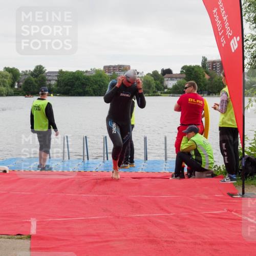 16.06.2024 - 7 Türme Triathlon KatJ http://msf.ph/oto/6324667 16.06.2024 09:31:07 Schwimmen 121 meine-sportfotos.de