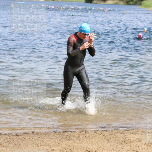 16.06.2024 - 26. Vierlanden-Triathlon Strokosch-Dieckow http://msf.ph/oto/6324828 16.06.2024 10:57:26 Schwimmen 228, 239, 260, 290, 295, 348, 228, 239, 260, 290, 295, 348 meine-sportfotos.de