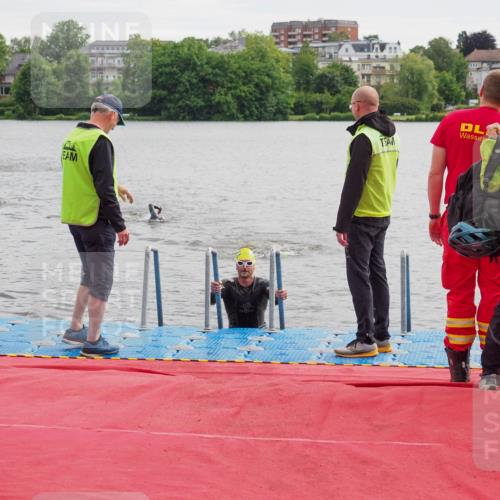 16.06.2024 - 7 Türme Triathlon KatJ http://msf.ph/oto/6325059 16.06.2024 09:33:56 Schwimmen 4, 124 meine-sportfotos.de