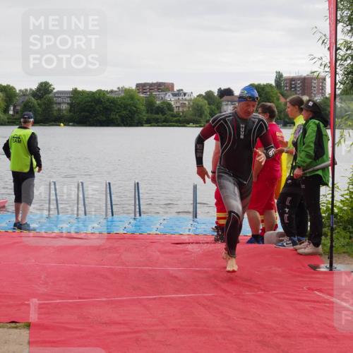 16.06.2024 - 7 Türme Triathlon KatJ http://msf.ph/oto/6325547 16.06.2024 09:34:54 Schwimmen 81, 87 meine-sportfotos.de