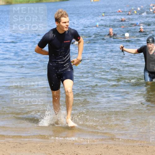 16.06.2024 - 26. Vierlanden-Triathlon Strokosch-Dieckow http://msf.ph/oto/6325849 16.06.2024 10:58:24 Schwimmen 254, 257, 265, 288, 345, 346, 349, 254, 257, 265, 288, 345, 346, 349 meine-sportfotos.de